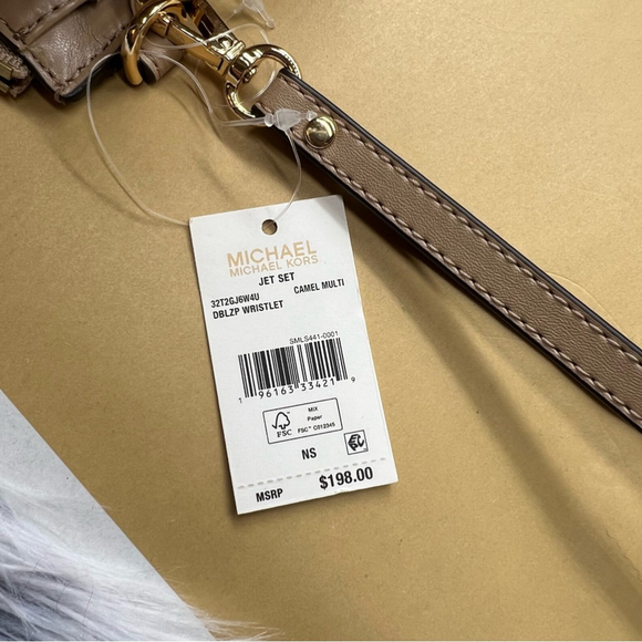 Michael Kors DoubleZip Wallet Wristlet
Phone Case - Picture 11 of 11